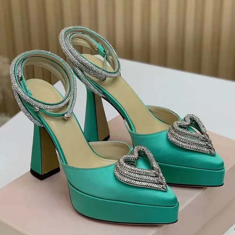 Sandal Dekorasi Cinta Kristal  - Leather Work Heels ulasan dan harga